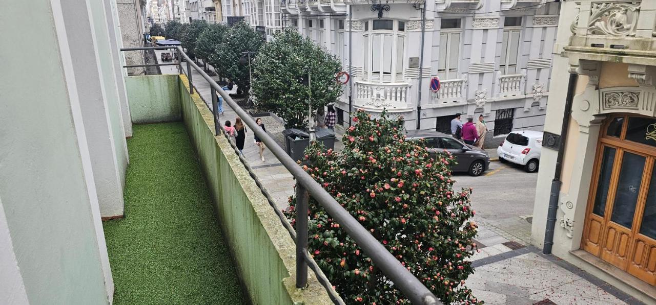 Piso En El Centro Para 4 Personas - Plaza Amboage - Wifi Ferrol Exterior foto